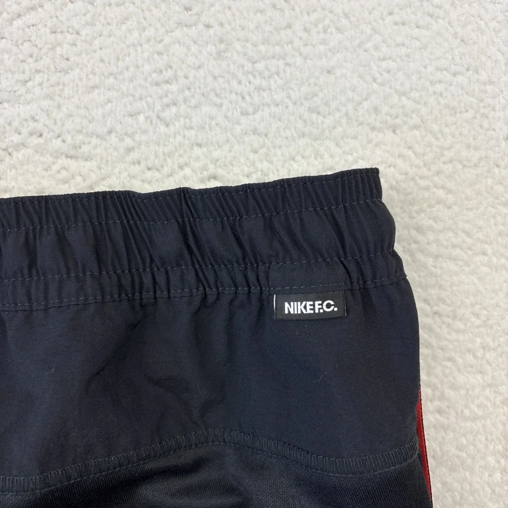 NIKE F.C. Mens Football Pants Small Black Soccer Sweatpants Zip Ankle Joggers